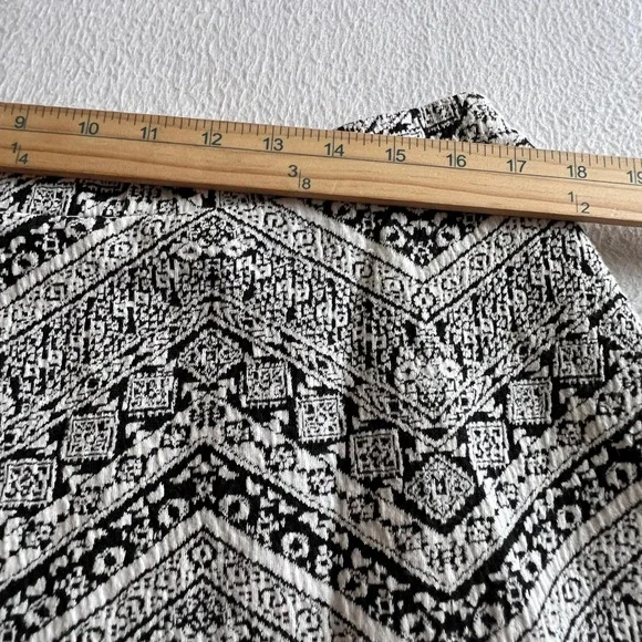 Skirt XL Black White Chevron Mini Bohemian Festival No Boundaries Skater Indie - Picture 5 of 8